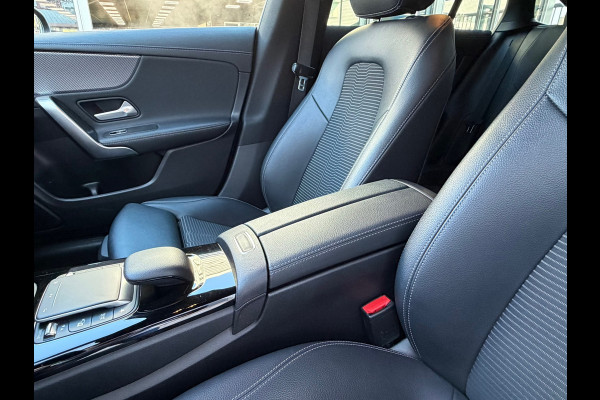 Mercedes-Benz CLA-Klasse Shooting Brake 250 e Premium Plus 218 Pk | Navigatie | Cruise | Clima | 18" lichtmetaal.