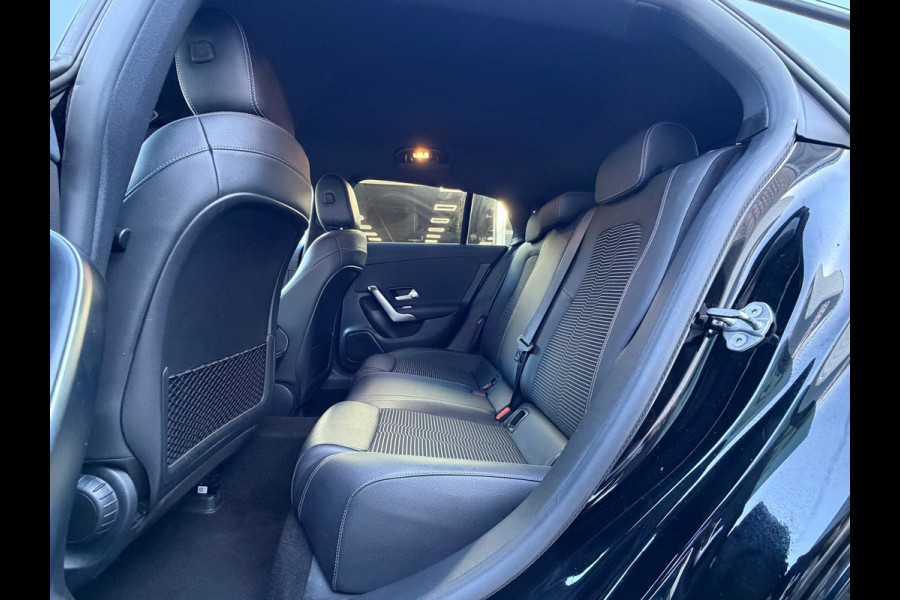 Mercedes-Benz CLA-Klasse Shooting Brake 250 e Premium Plus 218 Pk | Navigatie | Cruise | Clima | 18" lichtmetaal.