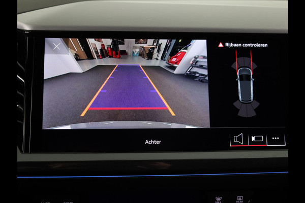 Audi Q4 e-tron 45 S edition Competition e-tron 82 kWh 286 pk | Navigatie | Stoelverwarming | Assistentiepakket plus | Comfortpakket | Ambient lichtpakket | Optiekpakket zwart plus | 20 inch Lichtmetalen velgen