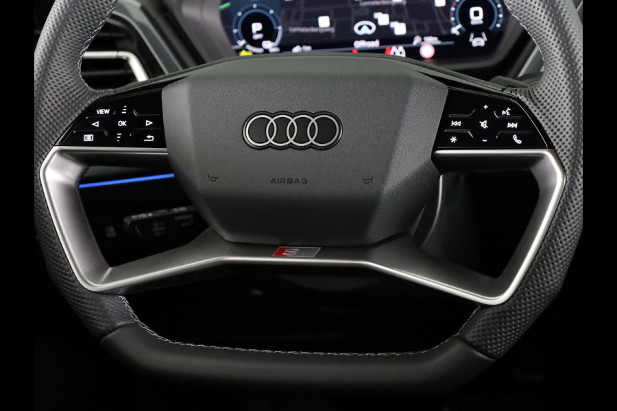Audi Q4 e-tron 45 S edition Competition e-tron 82 kWh 286 pk | Navigatie | Stoelverwarming | Assistentiepakket plus | Comfortpakket | Ambient lichtpakket | Optiekpakket zwart plus | 20 inch Lichtmetalen velgen