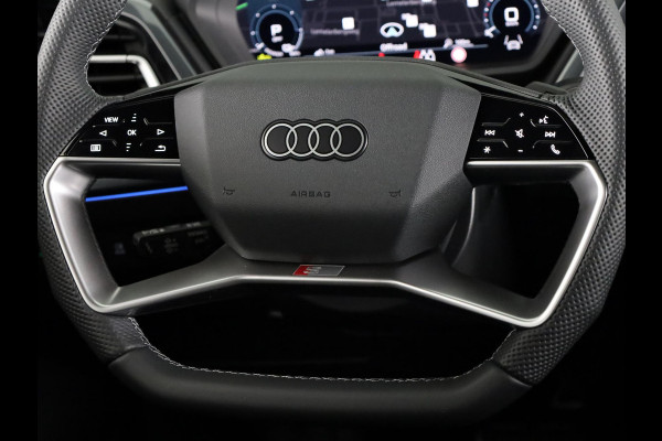 Audi Q4 e-tron 45 S edition Competition e-tron 82 kWh 286 pk | Navigatie | Stoelverwarming | Assistentiepakket plus | Comfortpakket | Ambient lichtpakket | Optiekpakket zwart plus | 20 inch Lichtmetalen velgen