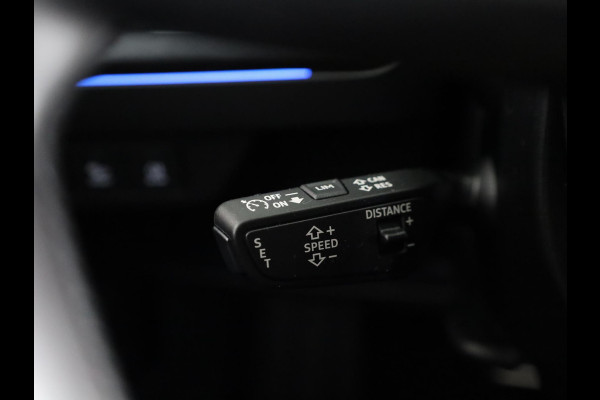 Audi Q4 e-tron 45 S edition Competition e-tron 82 kWh 286 pk | Navigatie | Stoelverwarming | Assistentiepakket plus | Comfortpakket | Ambient lichtpakket | Optiekpakket zwart plus | 20 inch Lichtmetalen velgen