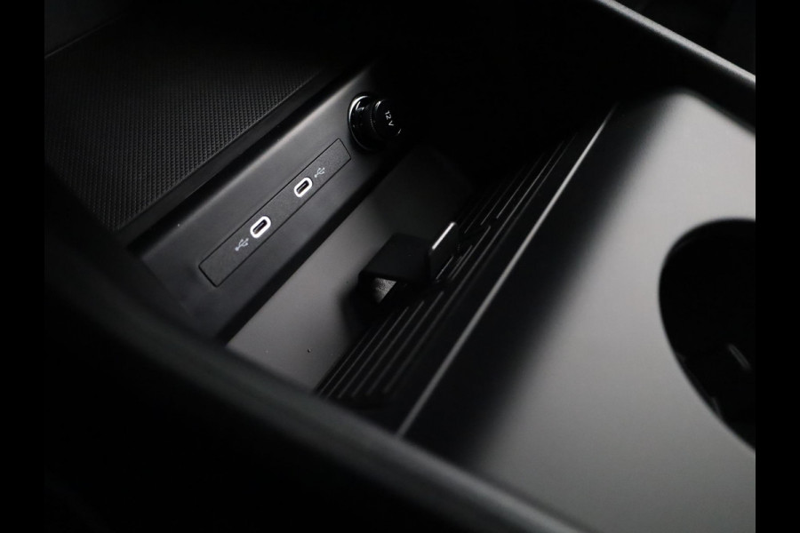 Audi Q4 e-tron 45 S edition Competition e-tron 82 kWh 286 pk | Navigatie | Stoelverwarming | Assistentiepakket plus | Comfortpakket | Ambient lichtpakket | Optiekpakket zwart plus | 20 inch Lichtmetalen velgen