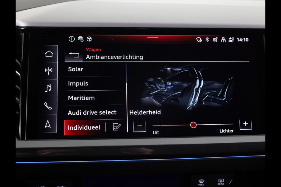 Audi Q4 e-tron 45 S edition Competition e-tron 82 kWh 286 pk | Navigatie | Stoelverwarming | Assistentiepakket plus | Comfortpakket | Ambient lichtpakket | Optiekpakket zwart plus | 20 inch Lichtmetalen velgen