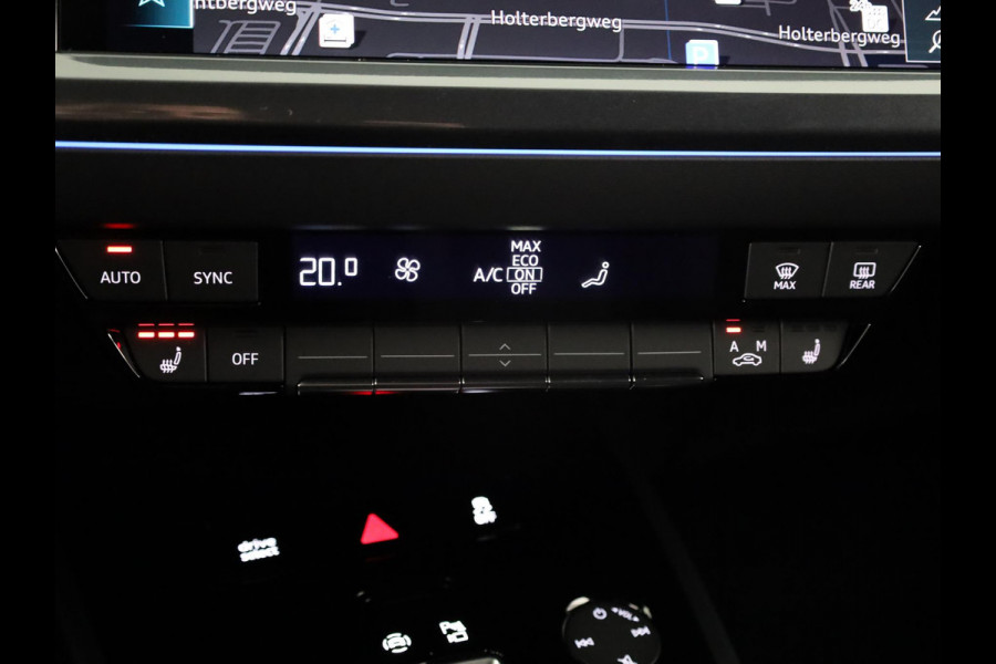 Audi Q4 e-tron 45 S edition Competition e-tron 82 kWh 286 pk | Navigatie | Stoelverwarming | Assistentiepakket plus | Comfortpakket | Ambient lichtpakket | Optiekpakket zwart plus | 20 inch Lichtmetalen velgen