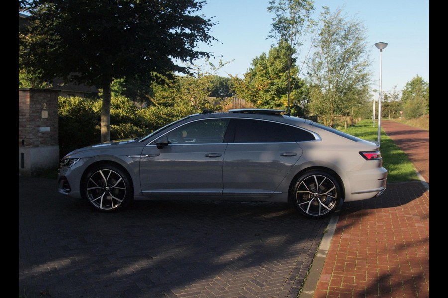 Volkswagen Arteon 1.4 TSI eHybrid R-Line Business+ | Panoramadak | Trekhaak | Camera | Sfeerverlichting | Estoril R-Line 20 inch | NL-Auto |