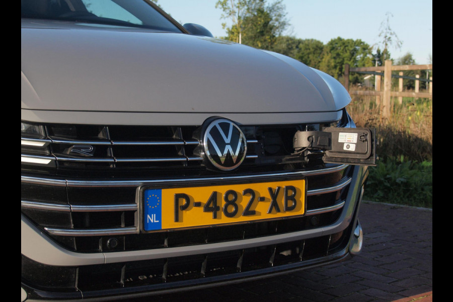Volkswagen Arteon 1.4 TSI eHybrid R-Line Business+ | Panoramadak | Trekhaak | Camera | Sfeerverlichting | Estoril R-Line 20 inch | NL-Auto |