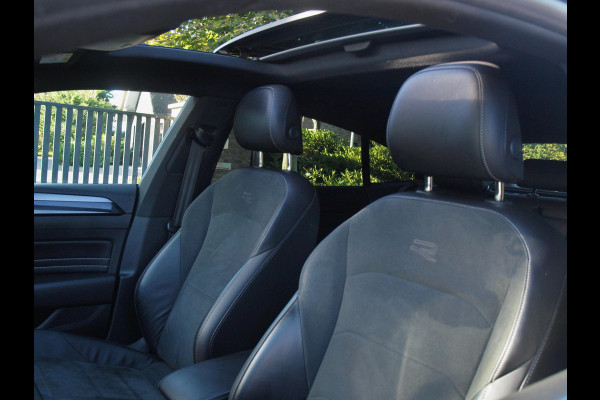 Volkswagen Arteon 1.4 TSI eHybrid R-Line Business+ | Panoramadak | Trekhaak | Camera | Sfeerverlichting | Estoril R-Line 20 inch | NL-Auto |