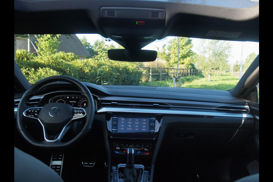 Volkswagen Arteon 1.4 TSI eHybrid R-Line Business+ | Panoramadak | Trekhaak | Camera | Sfeerverlichting | Estoril R-Line 20 inch | NL-Auto |