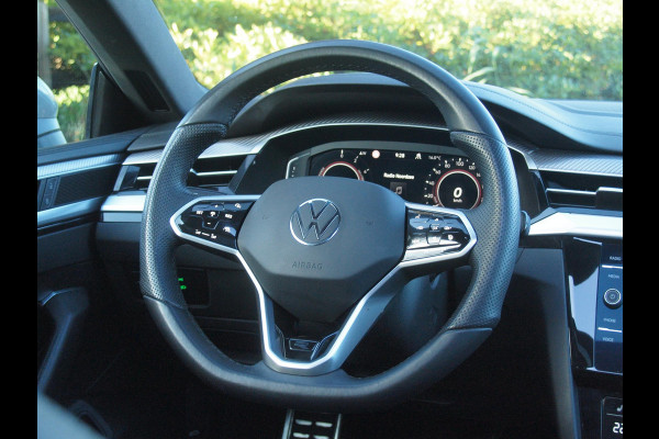 Volkswagen Arteon 1.4 TSI eHybrid R-Line Business+ | Panoramadak | Trekhaak | Camera | Sfeerverlichting | Estoril R-Line 20 inch | NL-Auto |