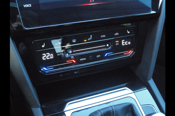 Volkswagen Arteon 1.4 TSI eHybrid R-Line Business+ | Panoramadak | Trekhaak | Camera | Sfeerverlichting | Estoril R-Line 20 inch | NL-Auto |