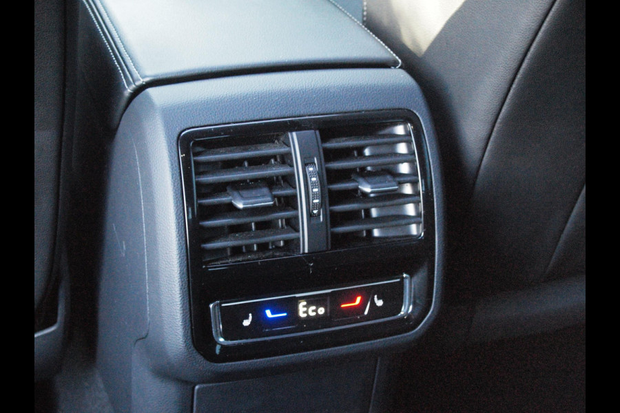 Volkswagen Arteon 1.4 TSI eHybrid R-Line Business+ | Panoramadak | Trekhaak | Camera | Sfeerverlichting | Estoril R-Line 20 inch | NL-Auto |