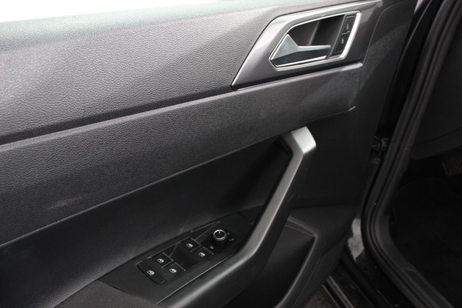 Volkswagen Polo 1.0 TSI 116pk DSG Highline Apple Carplay/Android Auto Adaptive cruise control Parkeersensoren Verwarmde voorstoelen Afneembare trekhaak