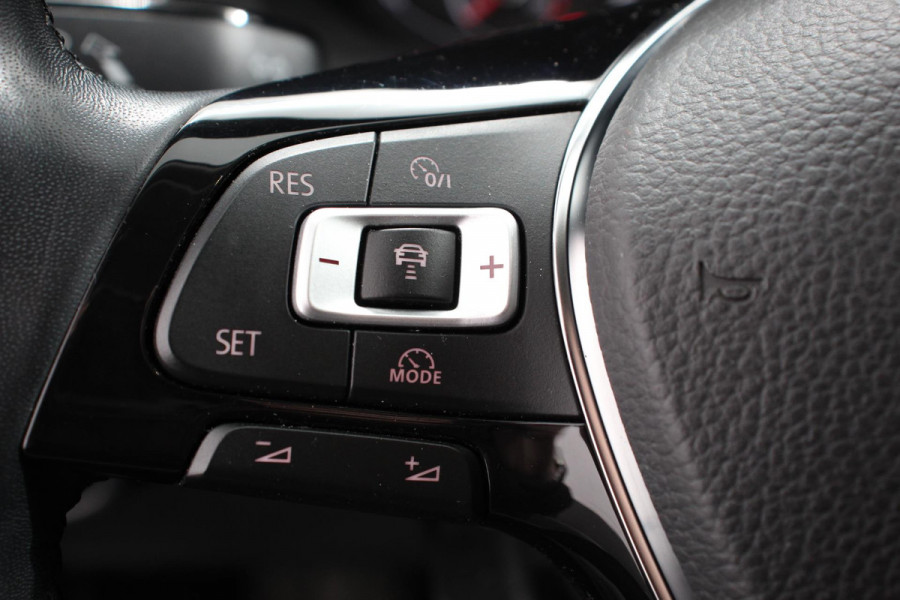 Volkswagen Polo 1.0 TSI 116pk DSG Highline Apple Carplay/Android Auto Adaptive cruise control Parkeersensoren Verwarmde voorstoelen Afneembare trekhaak