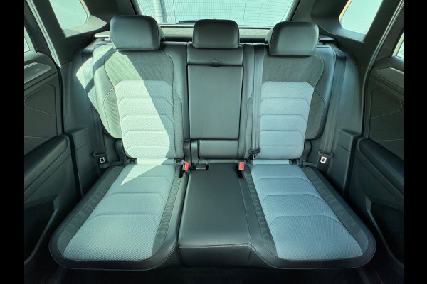 Volkswagen Tiguan 2.0 TSI 4Motion Highline R-Line * Panoramadak * Navigatie * Parkeercamera *