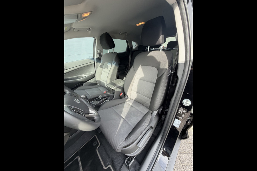 Hyundai Tucson 1.6 GDI Comfort (Trekhaak - Camera - Automatische Airco - Navigatie via APP - 17"incl 4S)