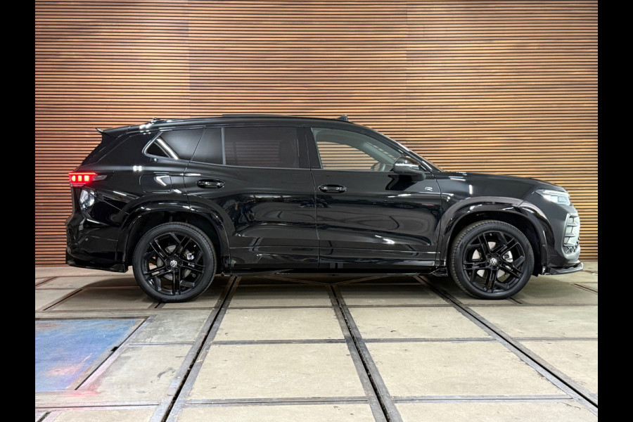 Volkswagen Tayron 1.5 eHybrid 272PK | R-Line Black MD Edition | Garantie tot 2030 | Vol! | Maxton| Pano| IQ. Light| H/K | Trekhaak