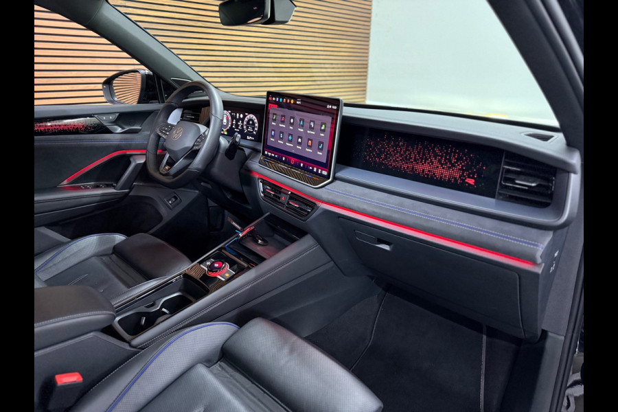 Volkswagen Tayron 1.5 eHybrid 272PK | R-Line Black MD Edition | Garantie tot 2030 | Vol! | Maxton| Pano| IQ. Light| H/K | Trekhaak