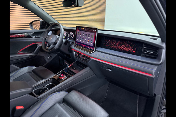 Volkswagen Tayron 1.5 eHybrid 272PK | R-Line Black MD Edition | Garantie tot 2030 | Vol! | Maxton| Pano| IQ. Light| H/K | Trekhaak