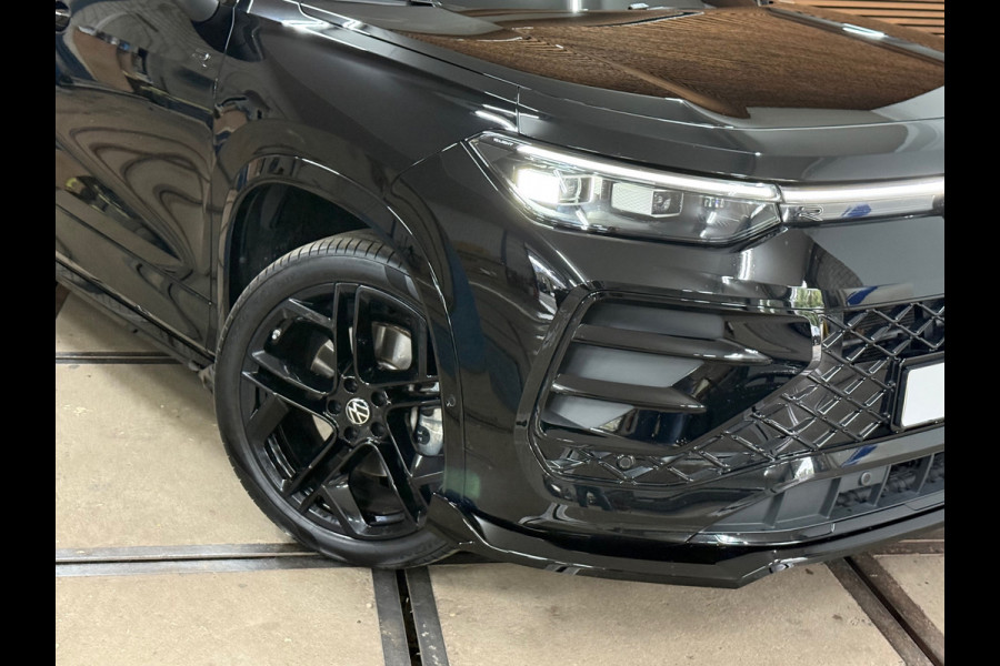 Volkswagen Tayron 1.5 eHybrid 272PK | R-Line Black MD Edition | Garantie tot 2030 | Vol! | Maxton| Pano| IQ. Light| H/K | Trekhaak
