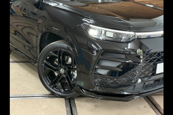 Volkswagen Tayron 1.5 eHybrid 272PK | R-Line Black MD Edition | Garantie tot 2030 | Vol! | Maxton| Pano| IQ. Light| H/K | Trekhaak