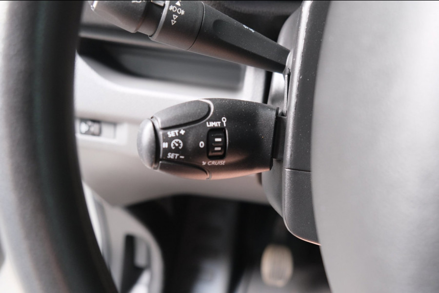 Opel Vivaro 2.0 CDTI L3H1 3p Edition - N.A.P. Airco, Imperiaal, Kasten inrichting, Camera, Carplay, Navi, Trekhaak.