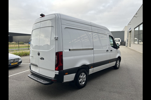 Mercedes-Benz eSprinter 320 L2 H2 Select 81kWh / Snel laden 115Kw / LED / Distronic / Carplay / Navigatie / Camera / LMV / 270 Graden achterdeuren