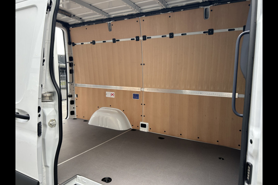Mercedes-Benz eSprinter 320 L2 H2 Select 81kWh / Snel laden 115Kw / LED / Distronic / Carplay / Navigatie / Camera / LMV / 270 Graden achterdeuren