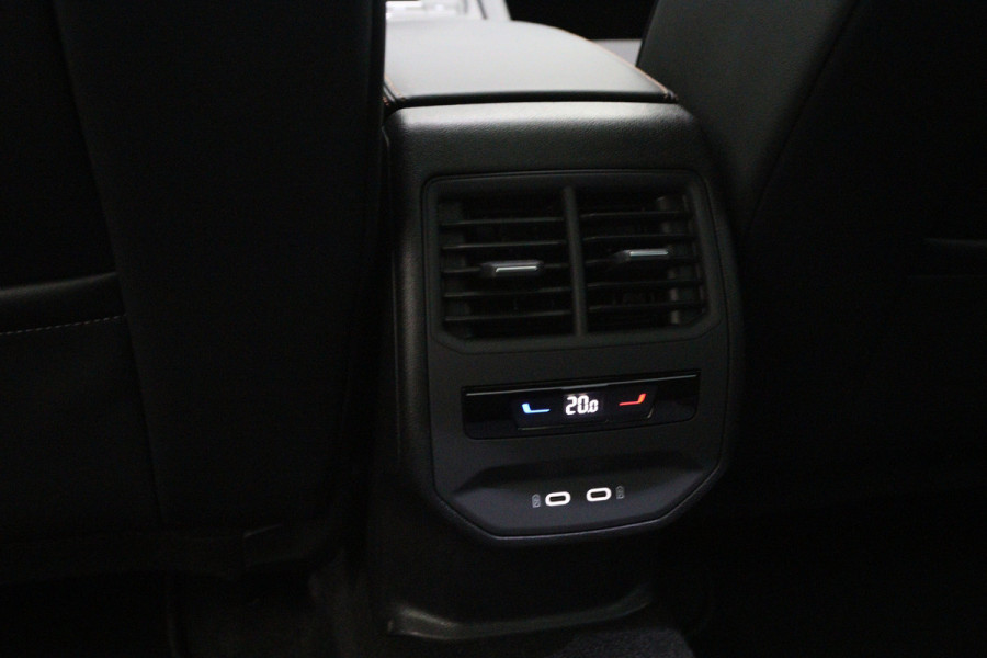 CUPRA Formentor 1.4 e-Hybrid 245 PK VZ Copper Edition PHEV, Panoramadak, Memory, Camera, Trekhaak, 360 Camera, Stuur-Startknop