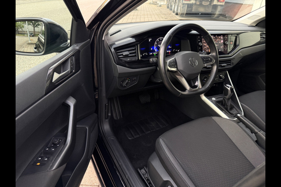 Volkswagen Taigo 1.0 TSI 2024 DSG AUT LED CARPLAY KEYLESS 1-EIG 18-INCH