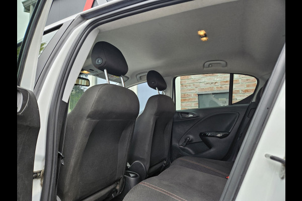 Opel Corsa 1.4 Black Edition Airco! Cruise Control! Navigatie! Leuke/Nette Auto! NAP!