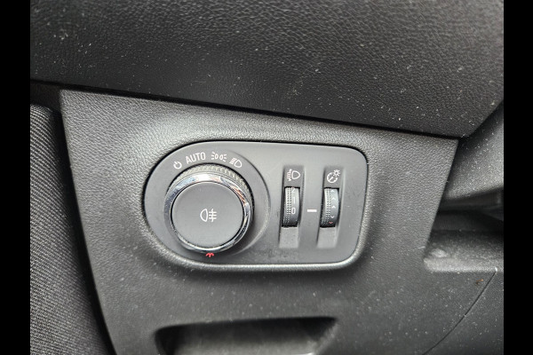 Opel Corsa 1.4 Black Edition Airco! Cruise Control! Navigatie! Leuke/Nette Auto! NAP!