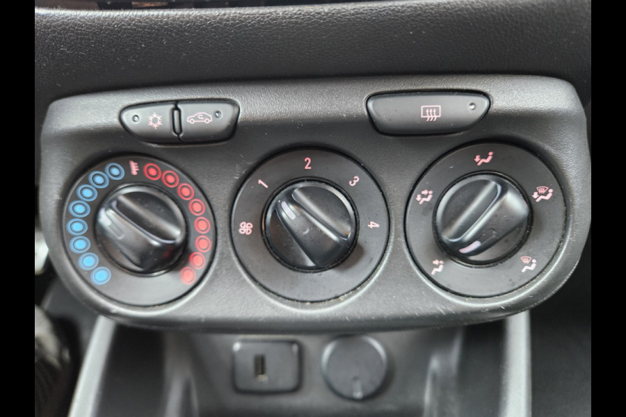 Opel Corsa 1.4 Black Edition Airco! Cruise Control! Navigatie! Leuke/Nette Auto! NAP!