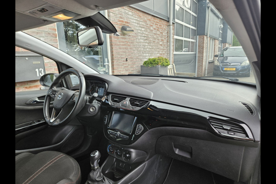 Opel Corsa 1.4 Black Edition Airco! Cruise Control! Navigatie! Leuke/Nette Auto! NAP!