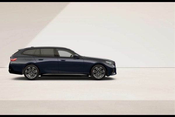 BMW i5 Touring eDrive40 - M-Sport - Comfortzetels - ACC - Head-up - Stuurwiel Verwarming