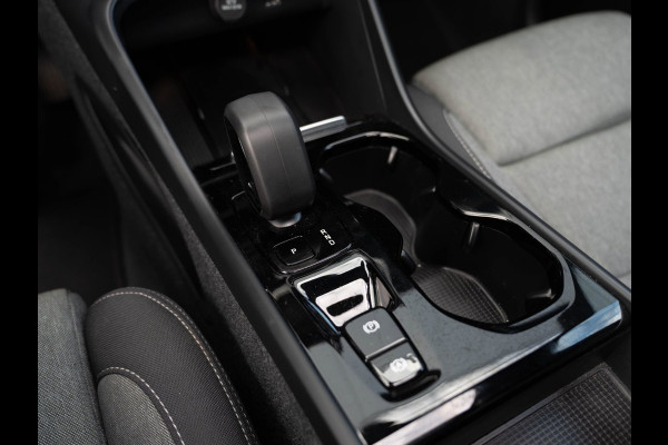 Volvo XC40 1.5 T5 Plug-in hybrid Plus Dark | Pano | H/K Sound | Camera | BTW