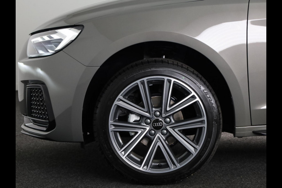 Audi A1 Sportback Advanced edition 25 TFSI 95 pk | LED verlichting voor+ achter | Optiekpakket zwart plus | Sportstoelen voor | Buitenspiegels inklapbaar |
