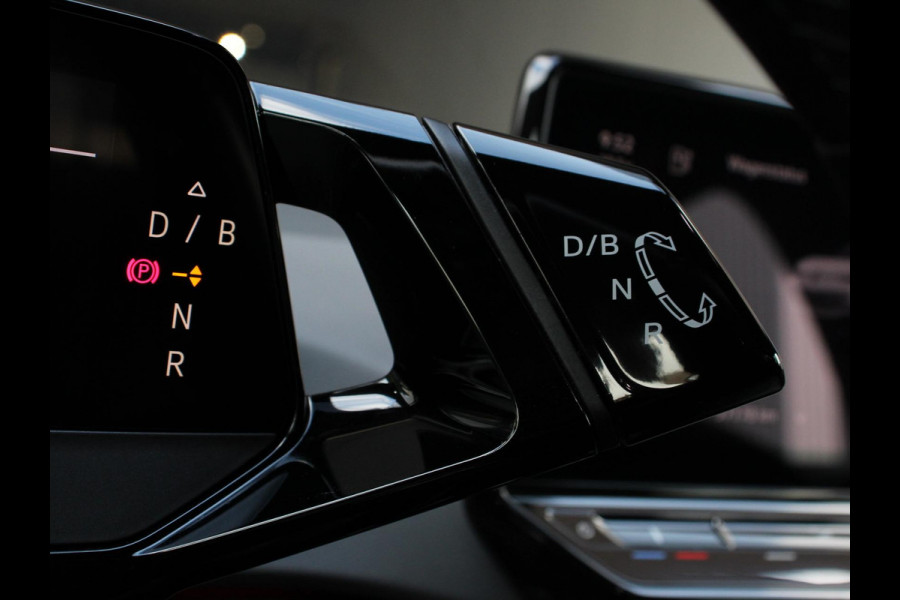 Volkswagen ID.3 Pro 58 kWh Camera Apple Carplay Stoelverwarming Navigatie Android Auto Climate Control Navigatie Cruise control Parkeersensoren voor achter LED