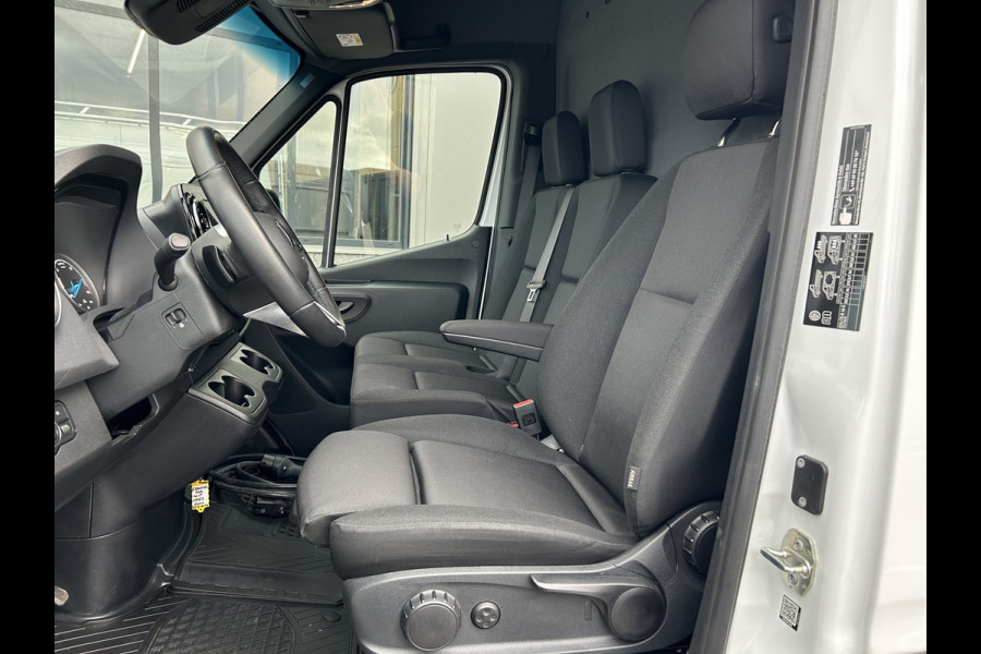 Mercedes-Benz eSprinter 320 L2 H2 Select 81kWh / Snel laden 115Kw / LED / Distronic / Carplay / Navigatie / Camera / LMV / 270 Graden achterdeuren