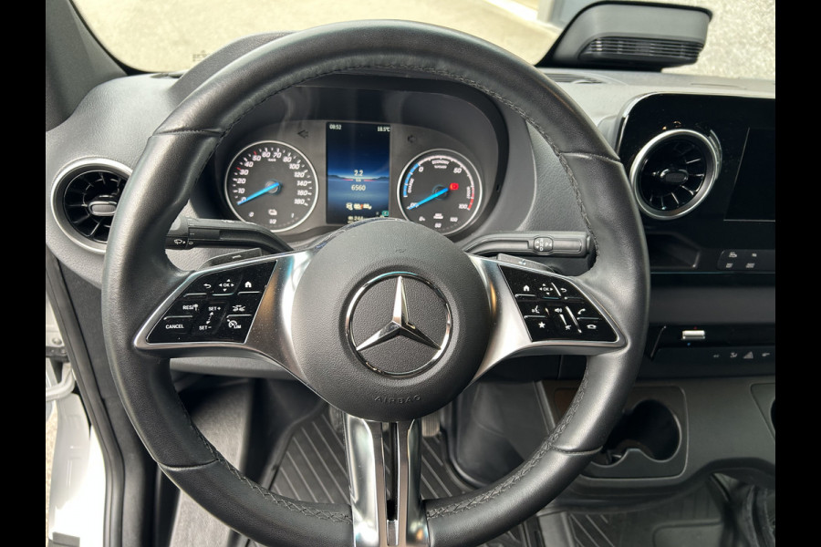Mercedes-Benz eSprinter 320 L2 H2 Select 81kWh / Snel laden 115Kw / LED / Distronic / Carplay / Navigatie / Camera / LMV / 270 Graden achterdeuren