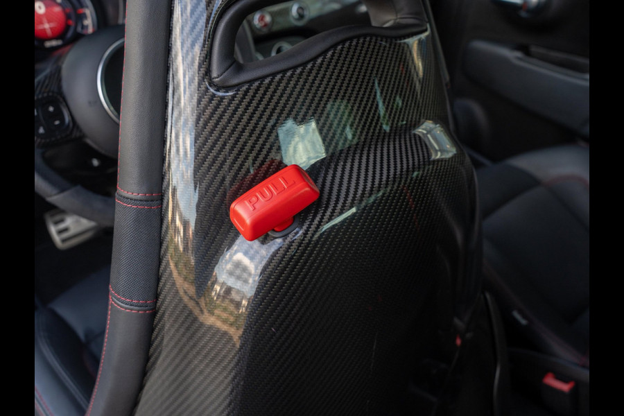 Abarth 595 Esseesse 1.4 T-Jet 180PK | Akrapovic |Xenon | Carbon | Carplay