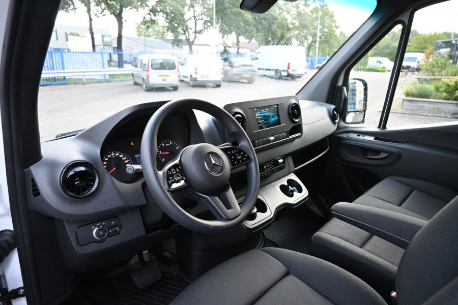 Mercedes-Benz Sprinter 317 CDI L3H2 RWD 3500kg Trekhaak, MBUX navigatie met camera, Etc.