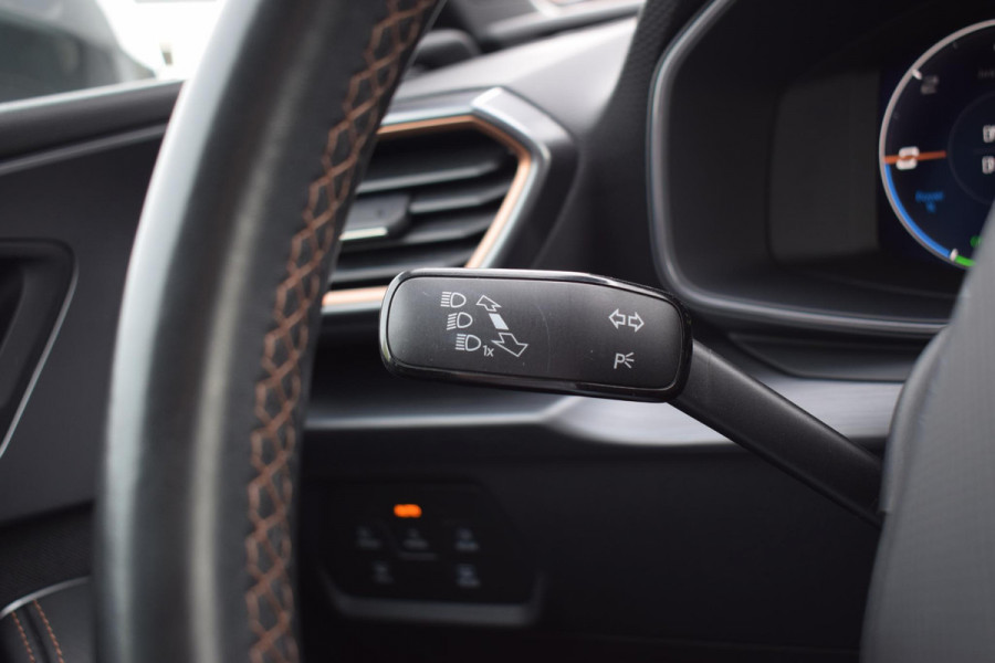 CUPRA Leon Sportstourer 1.4 e-Hybrid VZ Business | 245 PK | Half Leer | Apple CarPlay | Stuurverwarming