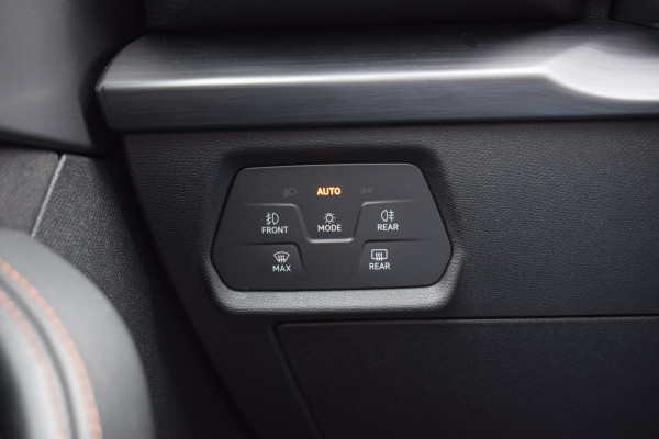 CUPRA Leon Sportstourer 1.4 e-Hybrid VZ Business | 245 PK | Half Leer | Apple CarPlay | Stuurverwarming