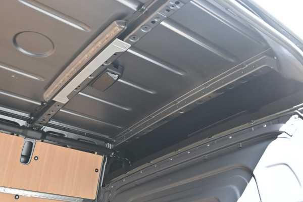Mercedes-Benz Sprinter 317 CDI L2H2 Pro LED, Geveerde stoel, Navigatie met camera