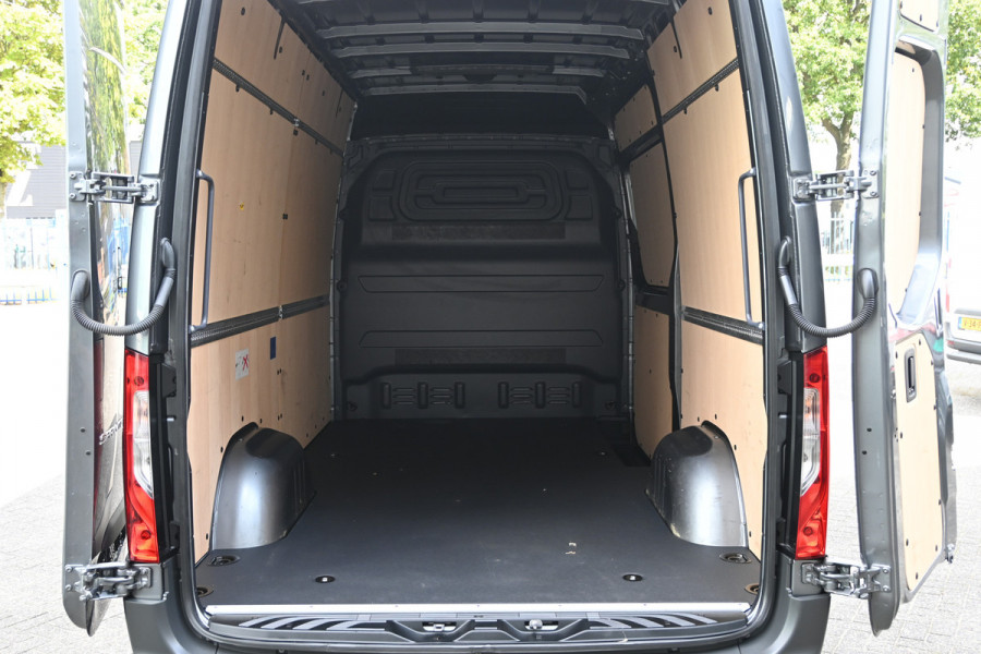 Mercedes-Benz Sprinter 317 CDI L2H2 Pro LED, Geveerde stoel, Navigatie met camera
