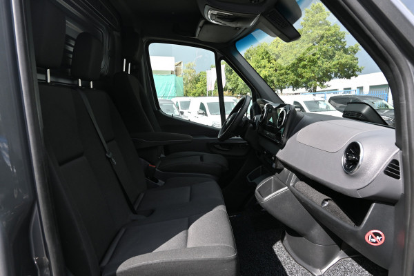 Mercedes-Benz Sprinter 317 CDI L2H2 Pro LED, Geveerde stoel, Navigatie met camera