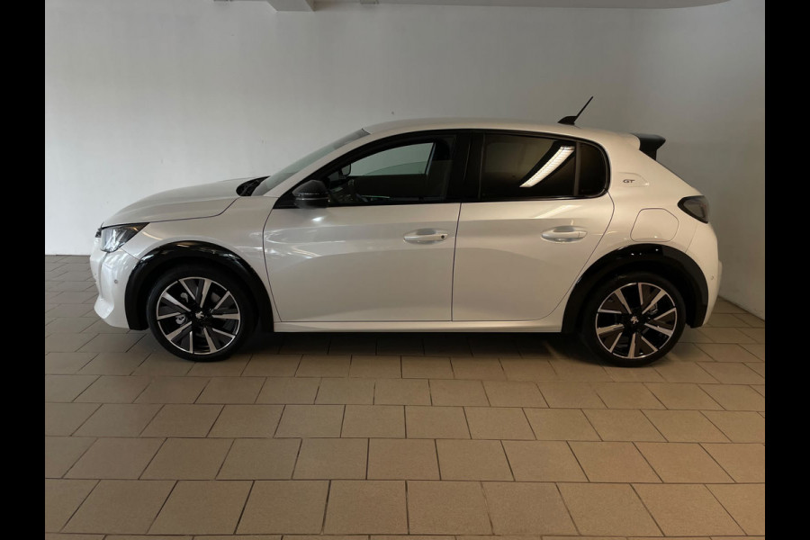Peugeot 208 1.2 PureTech GT Pack 130PK AUTOMAAT PARELMOER WIT AIRCO CLIMA NAVI CRUISE KEYLESS APPLE CARPLAY PRIVACYGLAS NIEUWSTAAT