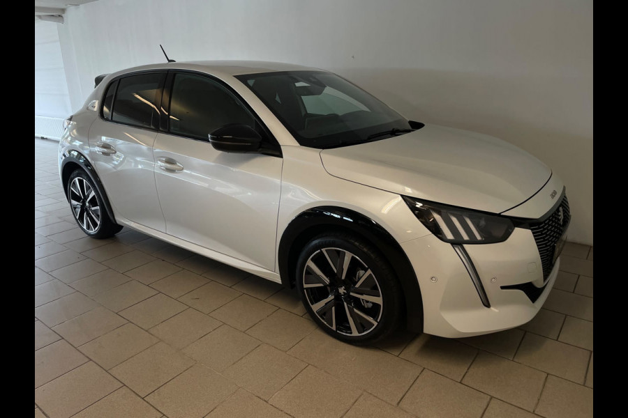 Peugeot 208 1.2 PureTech GT Pack 130PK AUTOMAAT PARELMOER WIT AIRCO CLIMA NAVI CRUISE KEYLESS APPLE CARPLAY PRIVACYGLAS NIEUWSTAAT