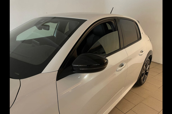 Peugeot 208 1.2 PureTech GT Pack 130PK AUTOMAAT PARELMOER WIT AIRCO CLIMA NAVI CRUISE KEYLESS APPLE CARPLAY PRIVACYGLAS NIEUWSTAAT